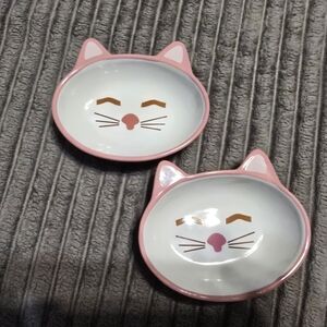 EUC 2 Pink Cat Face Ceramic Pet Bowls no cracks or chips